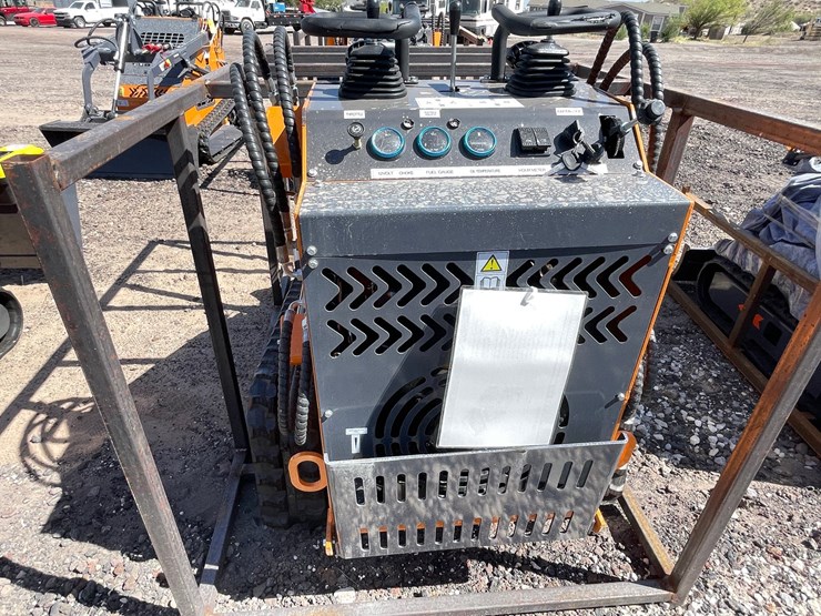 #2068-•-unused-2026-landhonor-mini-skid-steer-loader-image-5