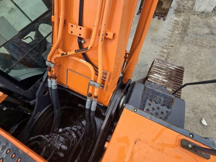 2012-hitachi-zx350-lc-image-39