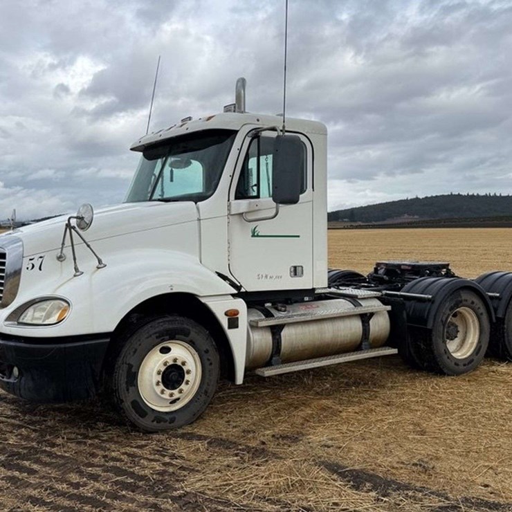 2005 FREIGHTLINER COLUMBIA 120