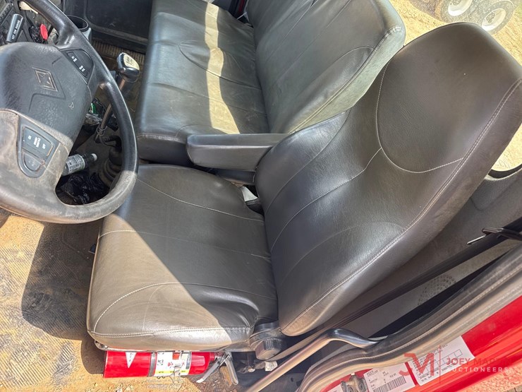2014-international-durastar-4400-image-23