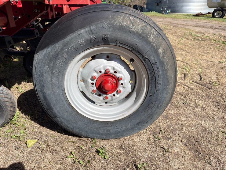 case-ih-1820-row-cultivator-image-10