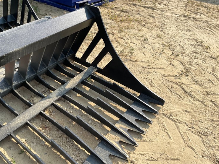 #2528-•-greatbear-skid-steer-rock-bucket-attachment-image-8