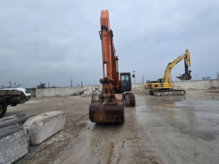 2012-hitachi-zx350-lc-image-3
