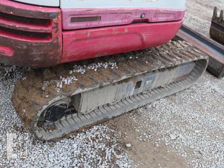 takeuchi-tb240-image-15