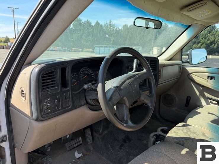 2005-chevrolet-silverado-2500-image-30