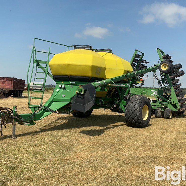 2005 JOHN DEERE 1890