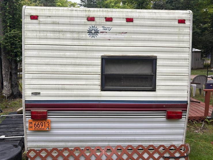 #5996-•-1989-fleetwood-resort-camper-(three-lakes,-wi)-(has-wi-title)-image-13