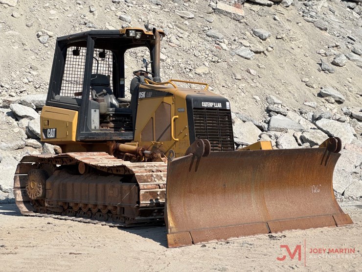 2010-caterpillar-d5k-lgp-image-1