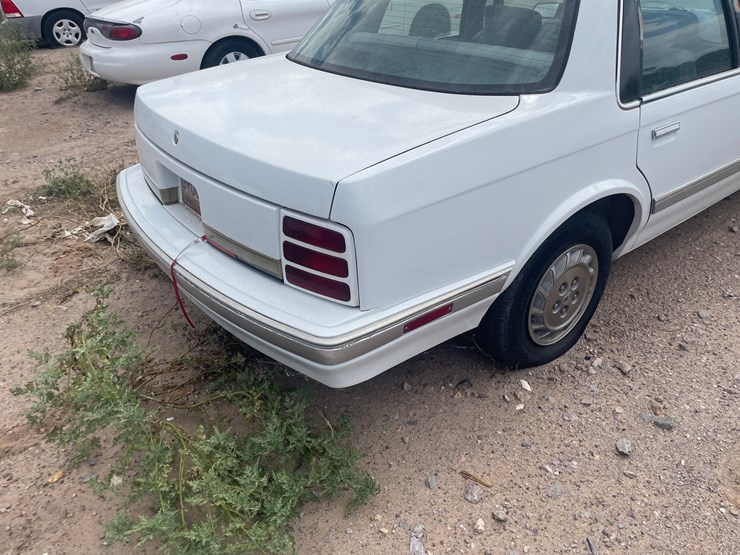 #1884-•-1994-pontiac-ciera,4-door-sedan-(has-nm-title)-(offsite-at-nmsu)-image-16