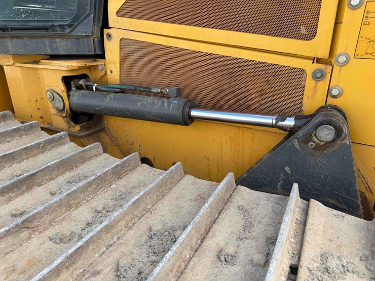 2014-deere-650k-lgp-image-13
