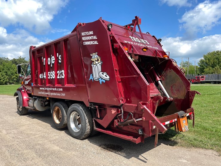 #204-•-1997-ford-4202l-garbage-truck-(has-mn-title)(clarks-grove,-mn)-image-2