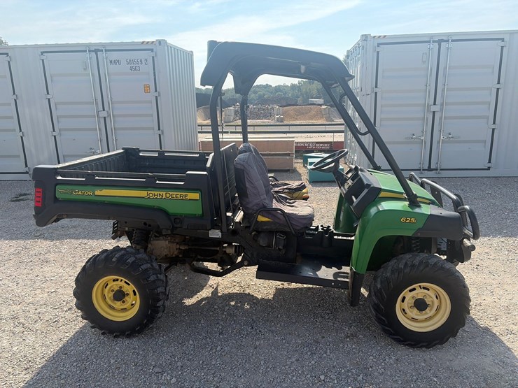 2012-john-deere-gator-image-3