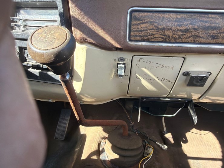 1975-chevrolet-350-custom-deluxe-20-pickup-image-17