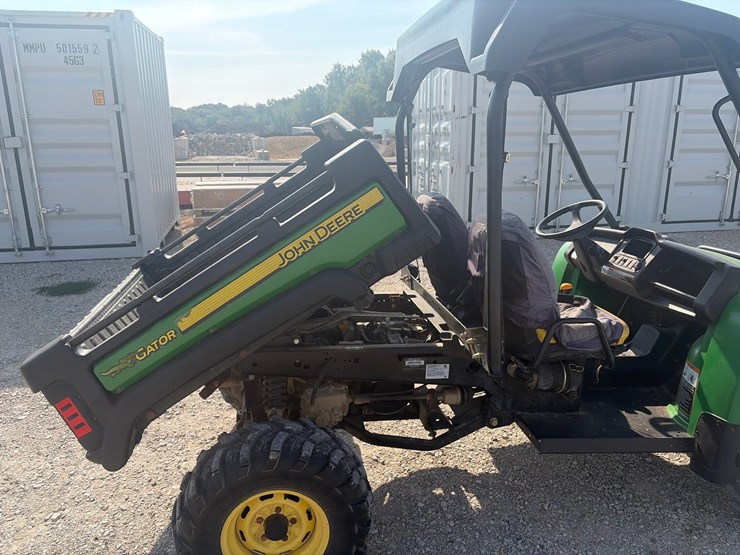 2012-john-deere-gator-image-10