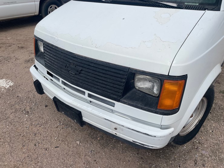 1994-chevrolet-astro-image-12