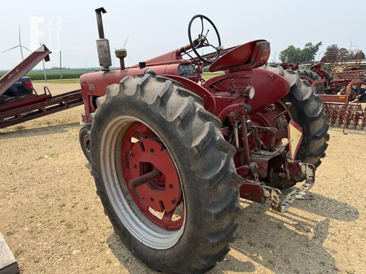 1955-farmall-300-image-6