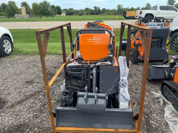 #2971-•-landhonor-mini-excavator-image-2