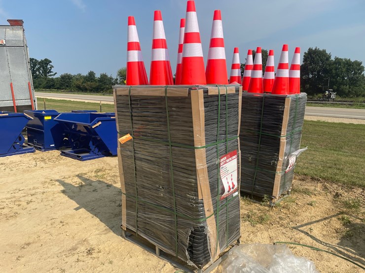 #2507-•-greatbear-highway-safety-cones-image-1