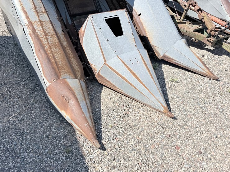 #621-•-new-idea-corn-picker-(rogers,-mn)-image-15