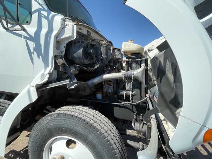 #1851-•-2000-sterling-7500-water-tank-truck-(has-nm-title)-image-63