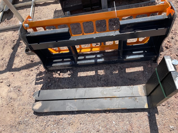 #2419-•-unused-2026-landhonor-pallet-fork-attachment-image-2