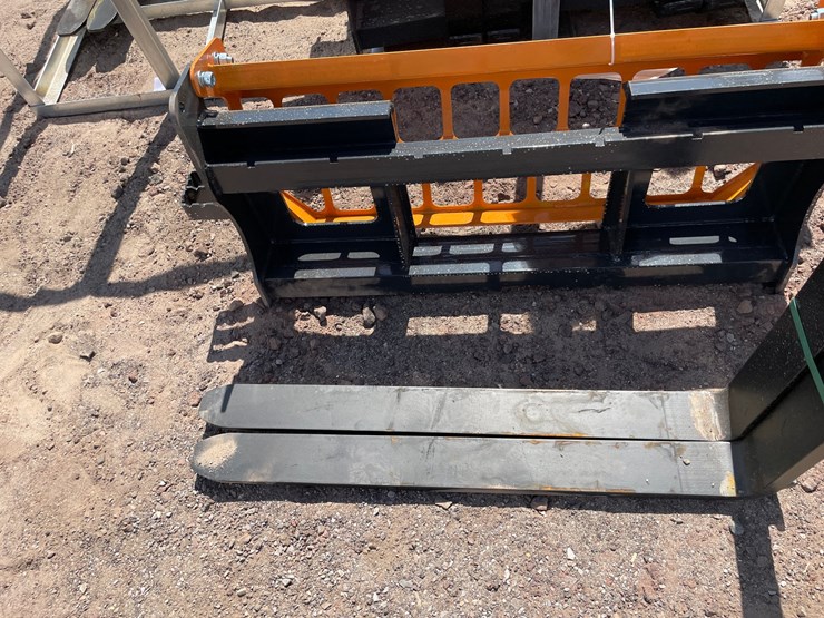#2418-•-unused-2026-landhonor-pallet-fork-attachment-image-3