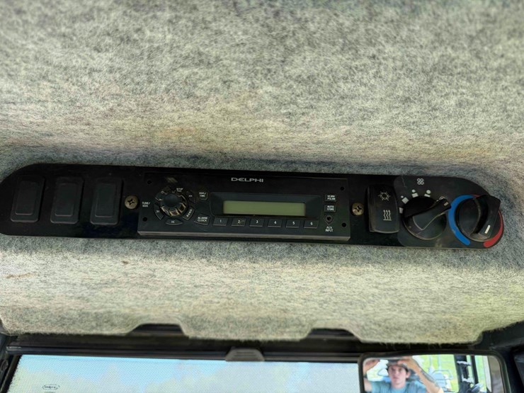 2014-deere-655k-image-29