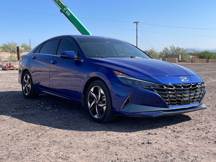 #1859-•-2023-hyundai-elantra-(has-nm-title)-image-3