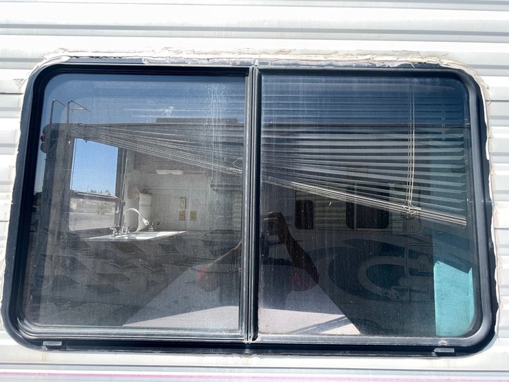 #1858-•-1994-fleetwood-travel-trailer-(has-nm-title)-image-52