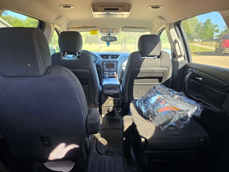 2014-chevrolet-traverse-lt-image-50