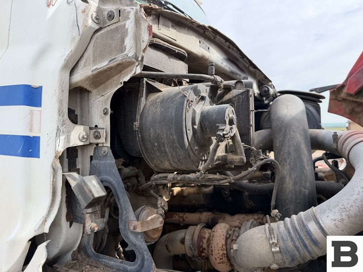 2002-sterling-l9500-image-58