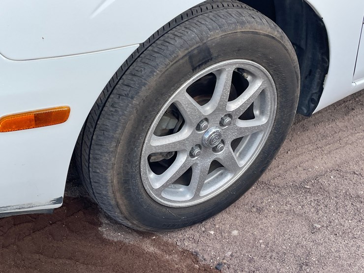 #1853-•-2002-toyota-prius-(title-in-delay)-image-46