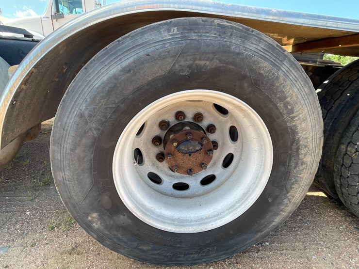 2014-kenworth-t880-image-15