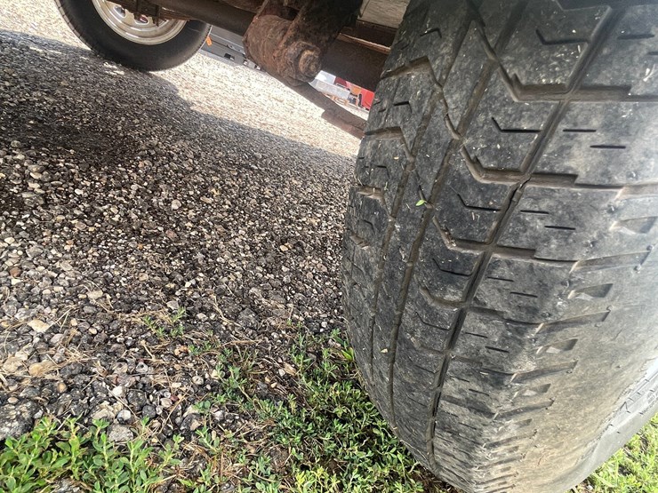 #2413-•-12'-single-axle-enclosed-trailer-(no-title)-image-13