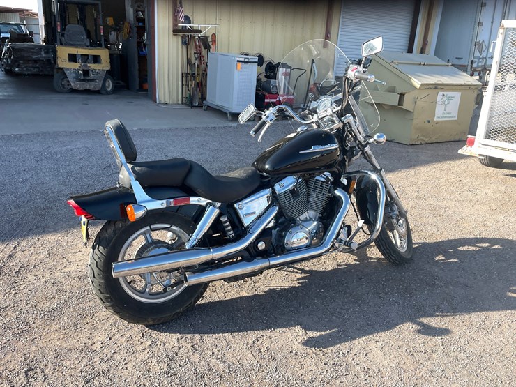 #1863-•-2006-honda-vt1100-(has-nm-title)-image-6