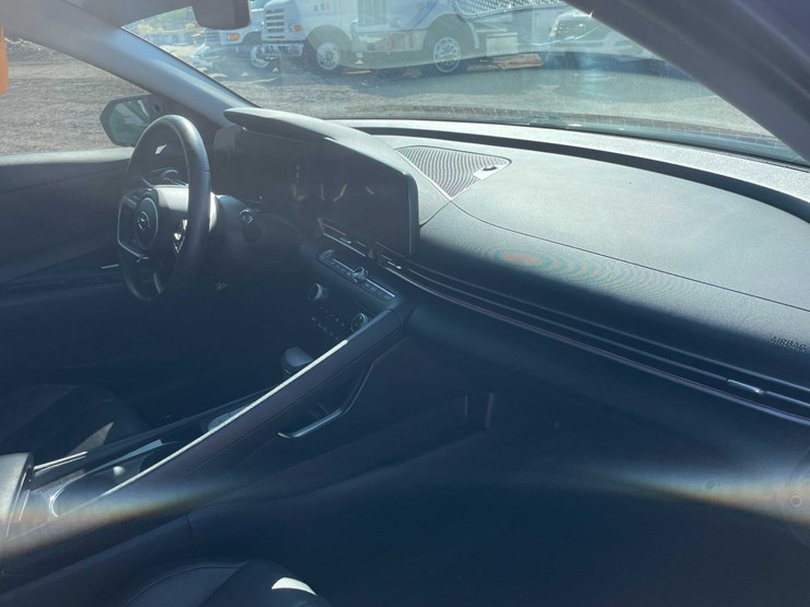 #1859-•-2023-hyundai-elantra-(has-nm-title)-image-73