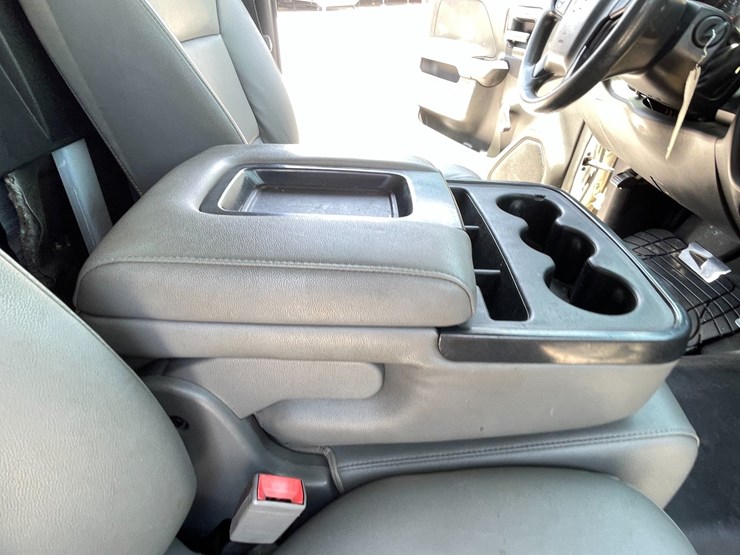 #1864-•-2018-chevy-work-truck-(has-nm-title)-image-84