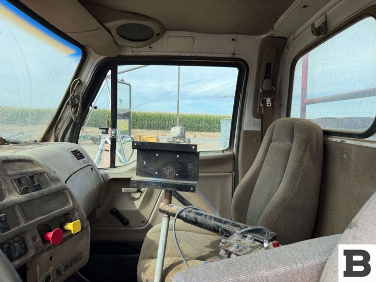 2002-sterling-l9500-image-68