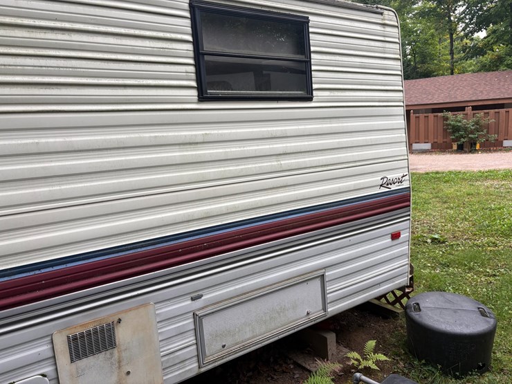 #5996-•-1989-fleetwood-resort-camper-(three-lakes,-wi)-(has-wi-title)-image-12
