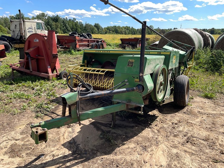 john-deere-336-image-1