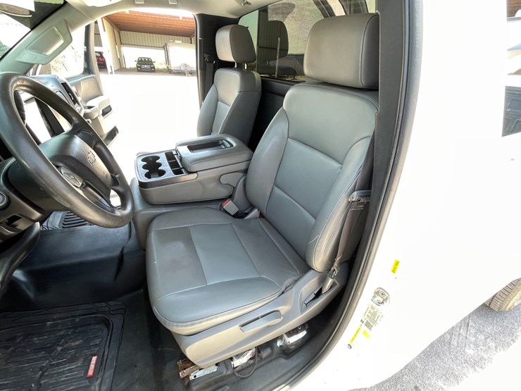 #1864-•-2018-chevy-work-truck-(has-nm-title)-image-54