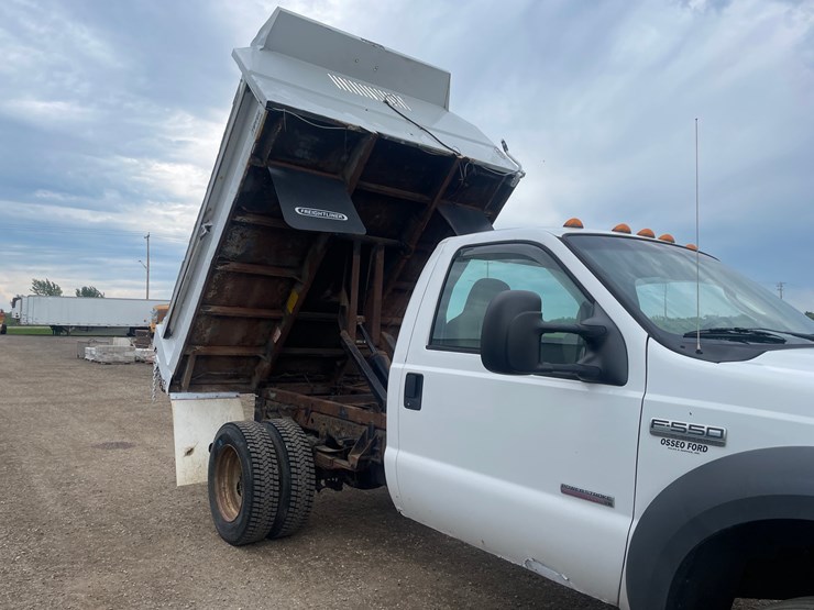 2005-ford-f550-xl-image-15