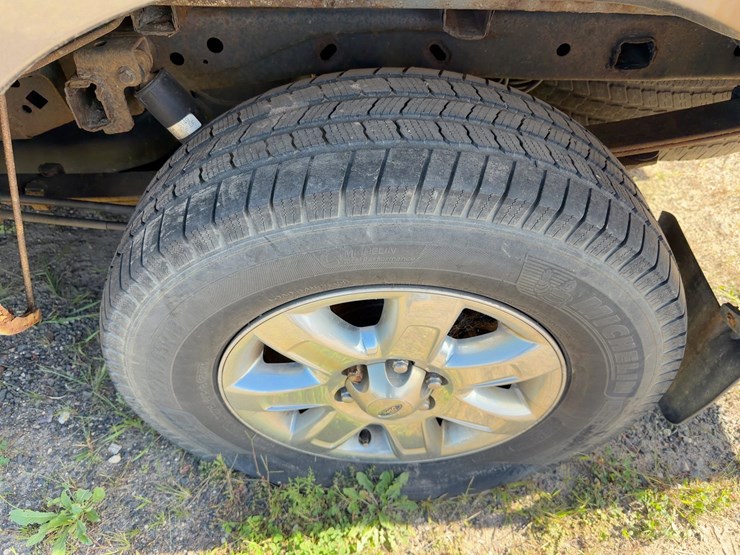 2014-ford-f150-xlt-image-10