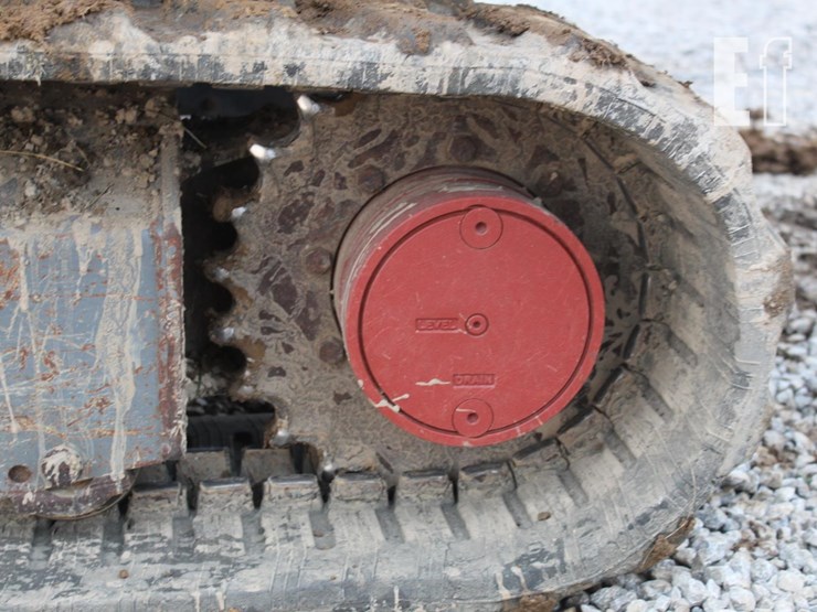 takeuchi-tb240-image-12