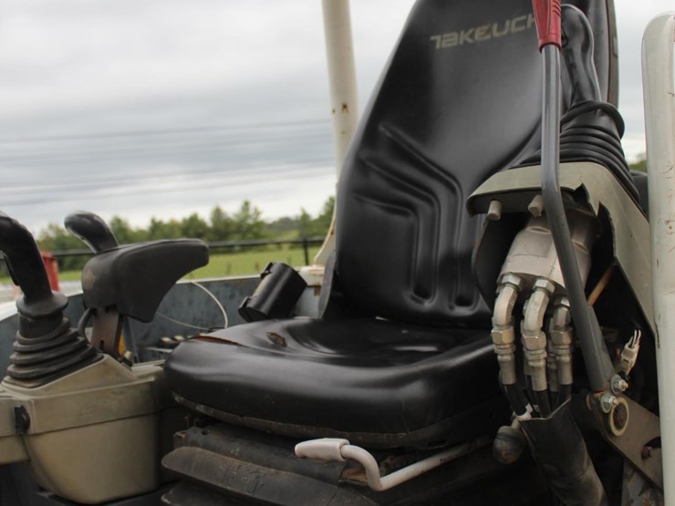 takeuchi-tb230-image-19