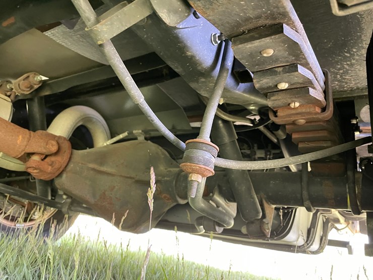 2021-ford-e350-image-93