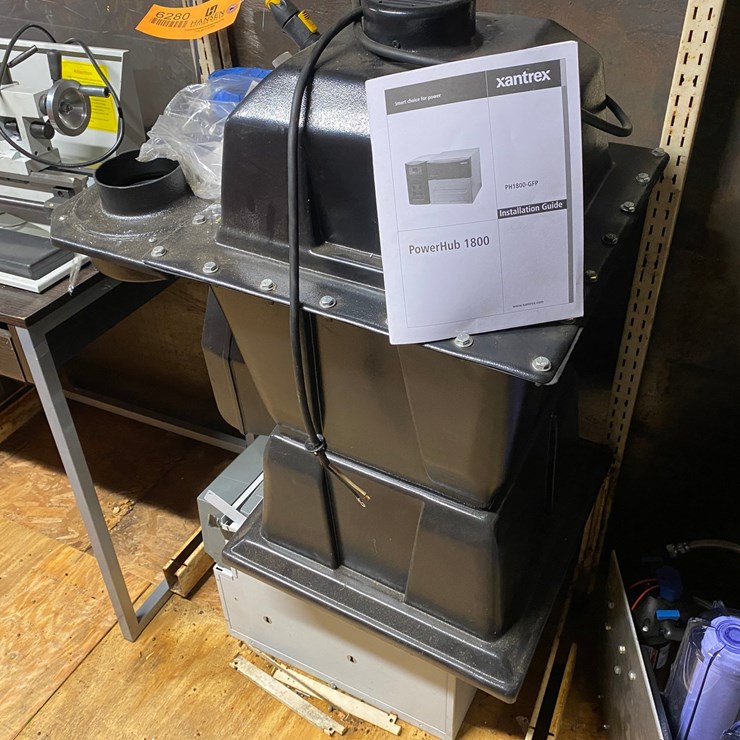 #6280 • Xantrex PowerHub 1800 Inverter