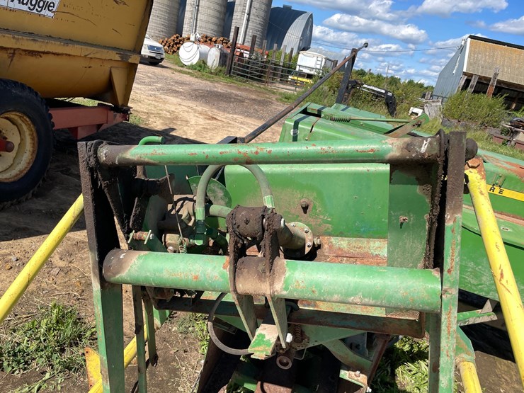 john-deere-336-image-25