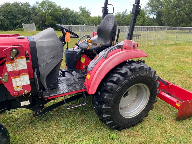 mahindra-1538-hst-image-17