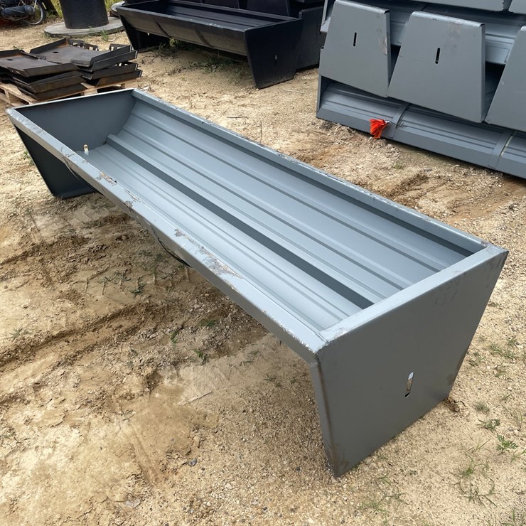 #2352 • KC Cattle Feeder